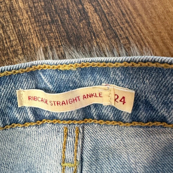Levi’s RIBCAGE STRAIGHT ANKLE WOMEN'S JEANS - Picture 4 of 8